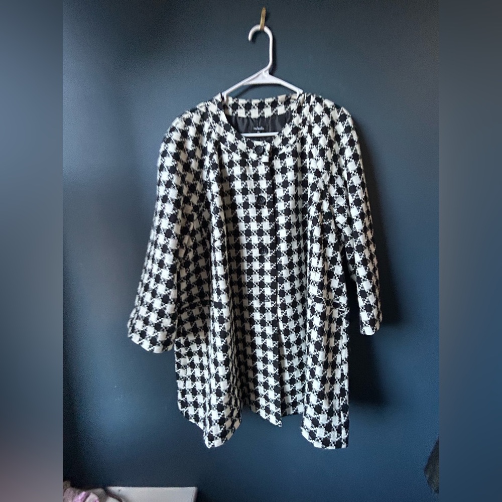 Rafaella 2X black&white textured swing coat,chic Parisian mod, statement outwear